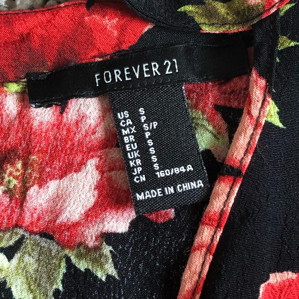 Forever 21 Floral Crop Blouse - Picture 9 of 10